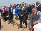محافظ الدقهلية و وزيرة البيئة يتفقدان حملة عوادم السيارات 