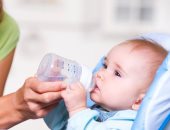 الألم وتغيير نوع الحليب.. أسباب مختلفة لإصابة طفلك بالإمساك بشكل مفاجئ 