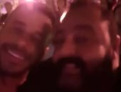 فيديو.. شيكو وأحمد السعدنى يغنيان مع الهضبة "معاك قلبى" فى زفاف محمد إمام