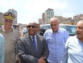 مدير أمن الغربية يفتتح معرض كلنا واحد للزى المدرسى والأدوات المدرسية بالمحلة