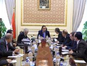 صور.. رئيس الوزراء يتابع ترتيبات بدء العام الدراسى الجديد مع وزيرى التعليم والاتصالات