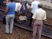 طفل يفقد ذراعه إثر اصطدامه بقطار أثناء عبور القضبان بشبين القناطر