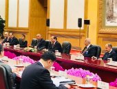 السيسي يشيد بتطور العلاقات الثنائية بين مصر والصين فور وصوله بكين