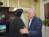 محافظ الجيزة يستقبل الأنبا يوحنا أسقف شمال الجيزة