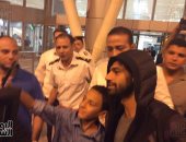 محمد صلاح يستجم فى الإسكندرية لمدة 24 ساعة ويكتفى ببودى جارد واحد