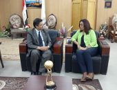 محافظ دمياط تبحث مع رئيس الجامعة إمكانية إشراك الطلبة فى تجميل الشوارع 