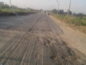 قارئ يشكو تهالك طريق ابو قرقاص _المنيا الزراعى