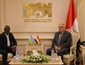 رئيس "العربية للتصنيع" ونائب رئيس أركان جيبوتى يؤكدان أهمية تعزيز التعاون