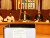 محافظ القاهرة يؤكد أهمية وضع خطط مسبقة لمواجهة الأزمات