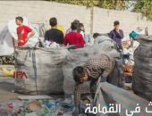 شاهد.. بلدية طهران تقطع أذن طفل يبحث فى القمامة عن طعام 
