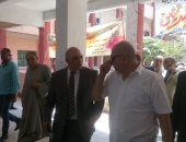 صور.. محافظ الغربية فى جولة مفاجئة بـ"زفتى" ويوجه بإزالة تراكمات القمامة