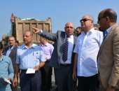 محافظ الغربية يقود حملة مكبرة للتخلص من تراكمات القمامة بزفتى