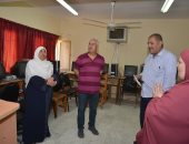 صور ..محافظ مطروح يتفقد المدارس ويمنح مهلة 10 أيام لإصلاح أى تلفيات 