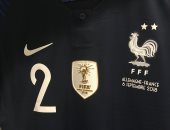 صور.. النجمة الثانية وشعار كأس العالم على قميص فرنسا ضد ألمانيا