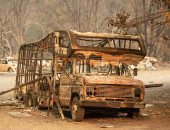 صور.. حرائق الغابات تلتهم سيارات ومنازل فى كاليفورنيا