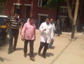 صور.. رئيس مركز البدارى بأسيوط يتفقد المستشفى والوحدات الصحية والأسواق