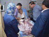 فيديو وصور ..المستشفى الجامعى بسوهاج تنقذ يد فتاة من البتر بها قطع 11 رباطا 