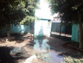 مياه الصرف الصحى تحاصر مدرسة بالمحلة والأهالى تستغيث قبل بداية العام الدراسى