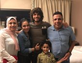 النني يزور أسرته بالمحلة قبل العودة إلى انجلترا