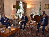أبو الغيط يبحث مع وزير خارجية اليمن آخر تطورات الأزمة اليمنية 