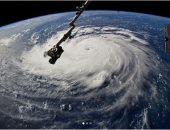 شاهد كيف يبدو شكل الإعصار من الفضاء .. صور