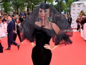 من ليدى جاجا لـ جوليا روبرتس..تعرف على أبرز إطلالات النجمات بمهرجان تورنتو