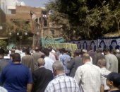 صور... أهالى قرية ميت أبو الكوم بالمنوفية يشيعون جثمان شقيقة الرئيس السادات