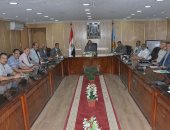 محافظ أسيوط: حل مشكلة انتداب 186 ممرضة من "الصحة" للمستشفيات الجامعية