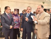 فيديو وصور.. محافظ أسيوط يفتتح معرض "لمسات فنية " بقصر الثقافة