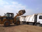 رفع 225 طن قمامة ومخلفات صلبة بمراكز المنشأة والبلينا ودار السلام