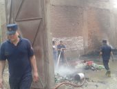 صور.. الحماية المدنية بالقليوبية تسيطر على حريق بمصنع فى الخانكة