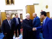 هيكل وأبو زيد ورجاء الجداوي يشاركون بعزاء شقيقة حسن راتب بحضور شخصيات عامة 