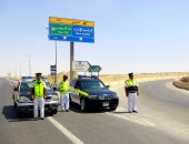 انتشار خدمات المرور لمنع صعود سائقى النقل للدائرى وتوجيههم إلى اﻹقليمى