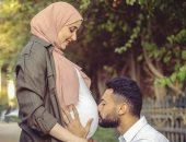 صور.. أحمد عادل عبد المنعم يستعيد ذكريات "سيشن" حمل زوجته فى مولوده عادل