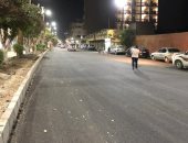 صور.. مجلس مدينة الأقصر يواصل أعمال رصف شارع خالد بن الوليد