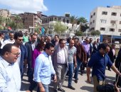 صور.. وزير الشباب الرياضة يعد بتأهيل وتطوير استاد دمياط الرياضى