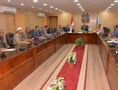 محافظ أسيوط : حلول عاجلة لمشاكل المناطق الصناعية والمستثمرين وربطها بالتعليم الفنى 