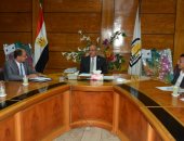 رئيس جامعة أسيوط لطلاب يمنيين: حريصون على تقديم الدعم لإتمامكم الدراسة