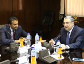 وزير الكهرباء يوقع عقد تشغيـل 3 محطات بالبـرلس والعاصمـة الإدارية وبنى سويف