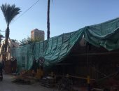 صور.. بلدية المحلة يبدأ تجديد أسوار النادى 