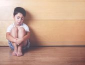 6 علامات على أن طفلك يعانى من الحرمان العاطفى ويحتاج حبك