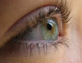 أضرار جفاف العين عديدة منها التهاب القرنية
