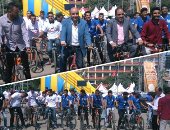 صور وفيديو.. جامعة عين شمس كاملة العدد لليوم الثانى على التوالى.. تفتيش لحقائب الطلاب وبوابات إلكترونية للتأمين.. وقيادات الجامعة تشارك الطلاب فى ماراثون للدراجات.. والجميع يرفع شعار "أنت أقوى من المخدرات"