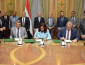 محافظ دمياط توقع بروتوكول مع وزارة الإنتاج الحربى لتطوير منطقة الصيادين