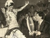 قصة صورة.. نجوى فؤاد ترقص على دقات "طبلة" العندليب عبد الحليم حافظ