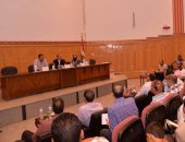 محافظ أسيوط: منظومة نقل جماعى ووحدة غسيل كلوى لأهالى مدينة أسيوط الجديدة