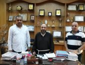 "المصريين الأحرار" بأسوان يتفقد مدارس بالمحافظة ويعرض مساعدات على البسطاء