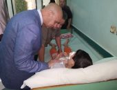 وكيل صحة يطمئن على الحالة الصحية لطفل العاشر بمستشفيات جامعة الزقازيق