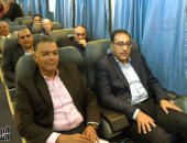 فيديو وصور.. رئيس الوزراء يصل محافظة قنا مستقلا قطار الصعيد