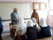 صور.. محافظ بورسعيد يكثف جولاته بمدارس حى الزهور فى اليوم الخامس للدراسة